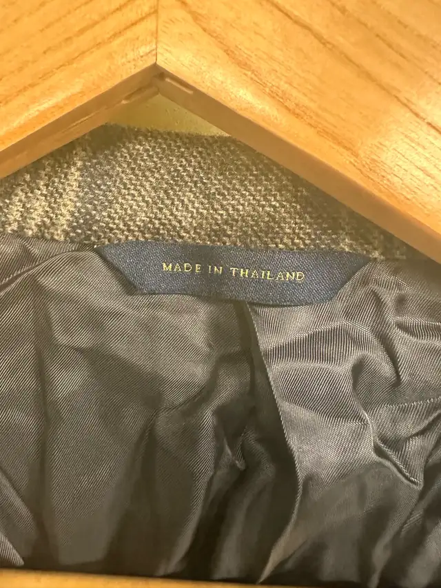 Brooks Brothers Blazer 48R in Men's in City of Toronto - Image 5