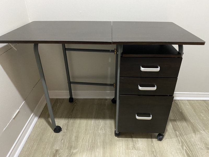 Folding Computer desk Desks Oshawa / Durham Region Kijiji