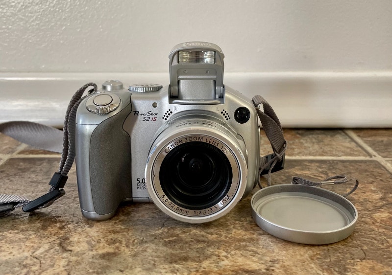 Canon PowerShot S2 IS Digital Camera Cameras & Camcorders Saskatoon