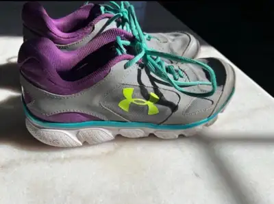 Under Armour Sneakers for sale. Kids Youth Size 6, View more