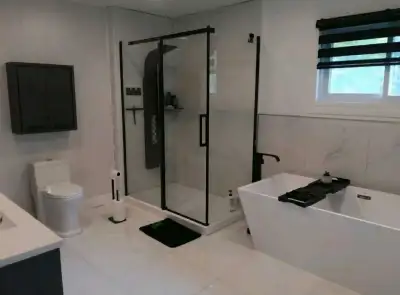 Bonjour je m'appelle Kévin, j'offre mes services pour de la rénovation. ﻿ Pose de céramique ﻿ ,pose...