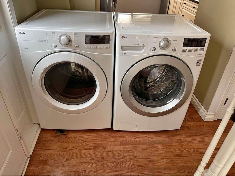 LG front load washer and dryer Laveuses et sécheuses Ville de