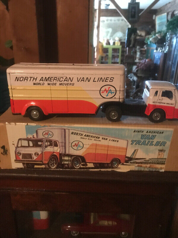 Rare North American van lines tin truck with box Japan in Arts & Collectibles in Winnipeg - Image 2
