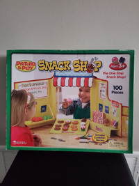 Pretend & Play Snack Shop Game