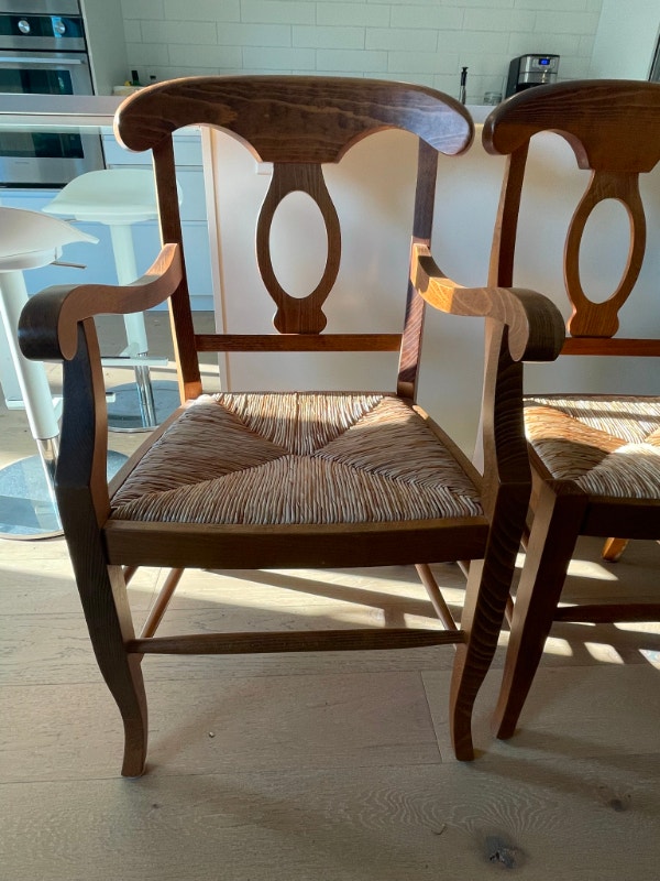 His and her high quality wood/wicker pair of chairs Chairs