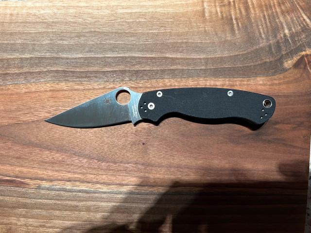 Spyderco Para Military 2 in Fishing, Camping & Outdoors in Calgary