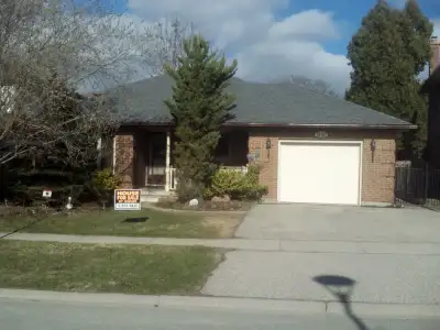 4 bedroom, single car garage home 1132 Iroquois Crescent in Woodstock, Ontario. Separate dining and...