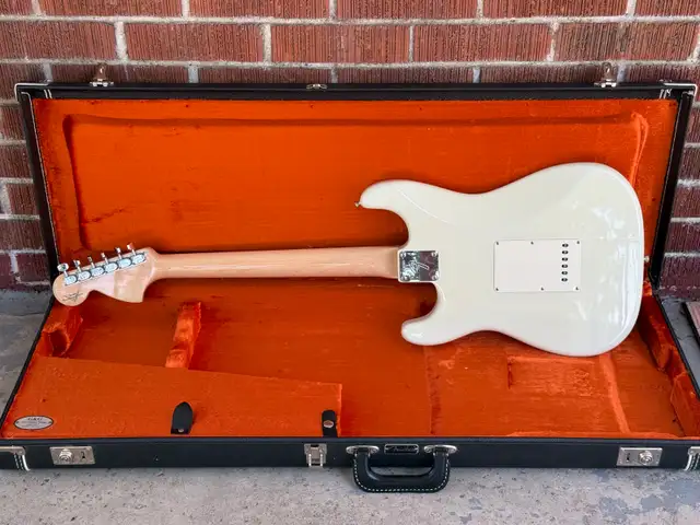 Fender Custom Shop 1969 Stratocaster in Guitars in Windsor Region - Image 7