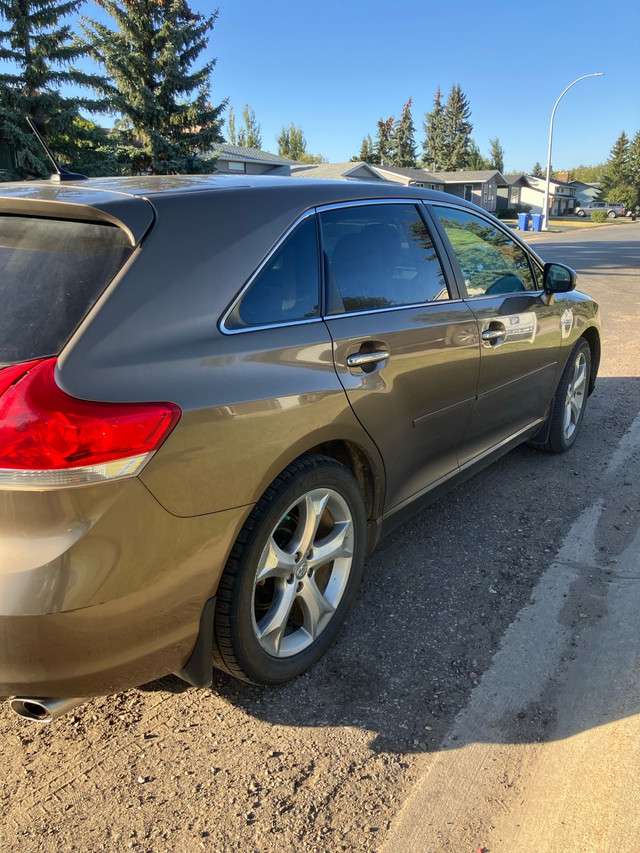 Toyota Venza in Cars & Trucks in Edmonton - Image 4