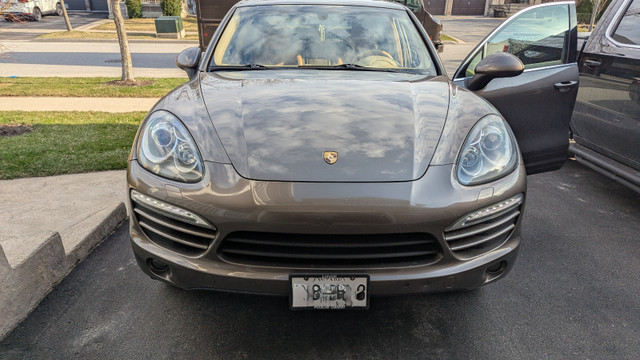 2011 Porsche Cayenne in Cars & Trucks in Markham / York Region