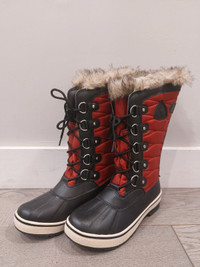 Brand New Canadiana Women's Winter Boots / Waterproof Boots