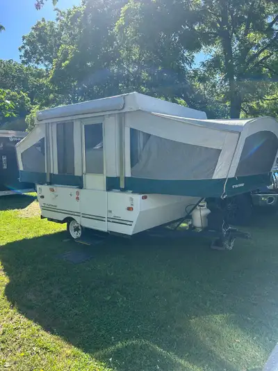 2007 Fleetwood Sedona tent trailer , Very clean. Original owner took out the sink and small propane...