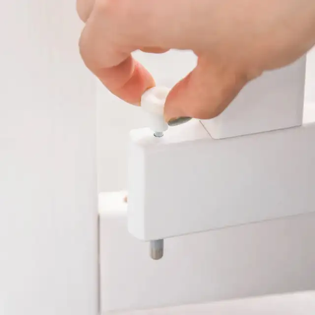 4 Panels Foldable Free Standing Pet Gate, White in Other in Markham / York Region - Image 11