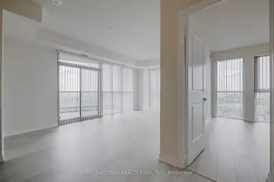 Spacious 2 Bedroom + Den Condo for Rent, Square one