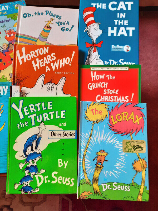 DR. SEUSS EXTRA LARGE FORMAT BOOKS SET OF 8 in Children & Young Adult in Muskoka - Image 4