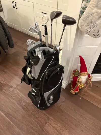 Great golf set for a beginner Men’s right handed Like new golf bag Everything you need to play the g...