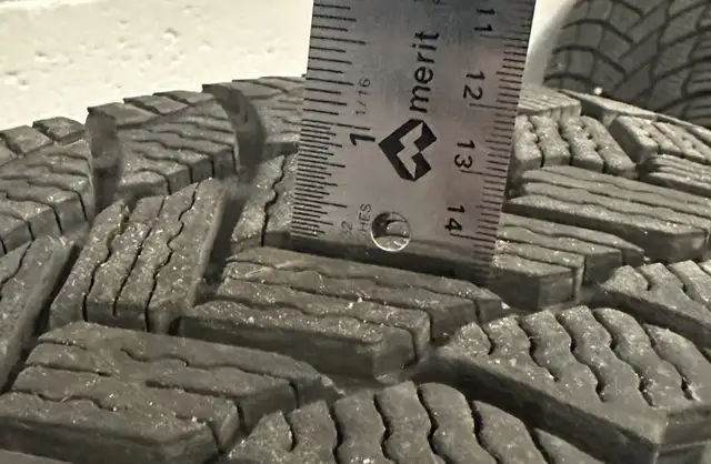 Winter Tires Michelin X-ICE SNOW 225/60 R18  25521km 8/32" depth in Tires & Rims in City of Toronto - Image 3