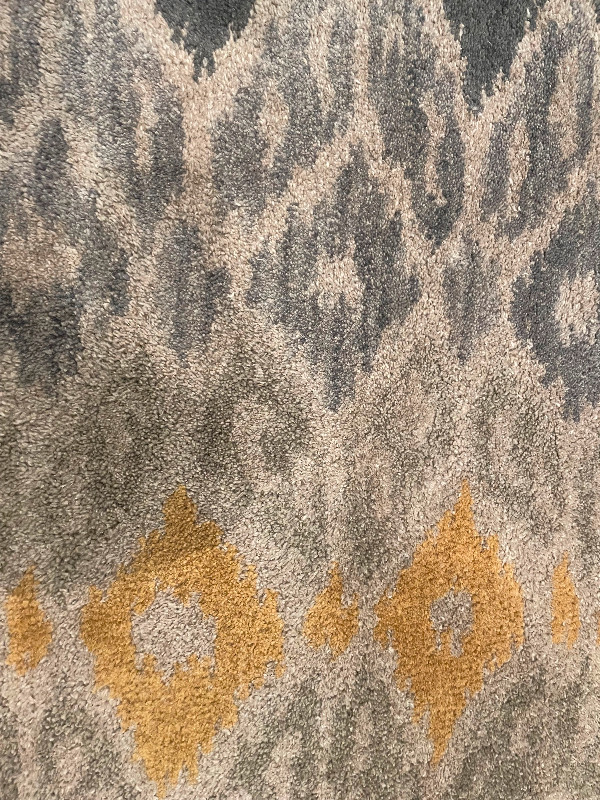 MODERN CRATE AND BARREL RUG IN GREY, YELLOW, AND BLUE - 6' X 9' in Rugs, Carpets & Runners in Calgary - Image 2