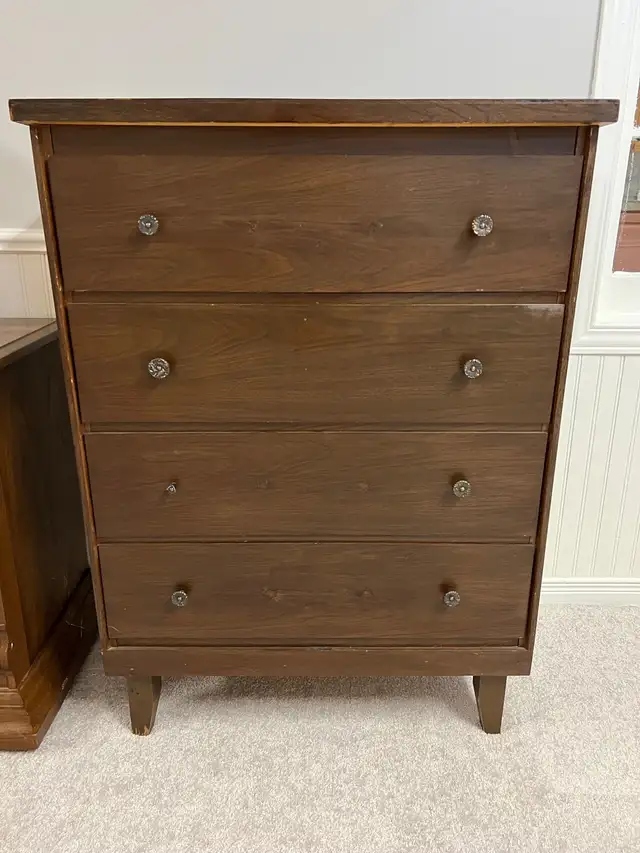 Wooden chest for sale  in Dressers & Wardrobes in Oshawa / Durham Region - Image 2