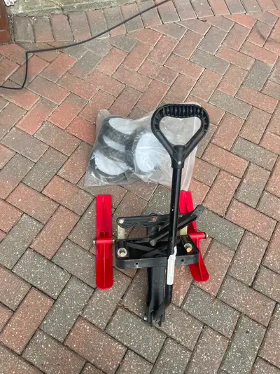 Selling extra set of sled wagon attachment and wheel set for express wagon
