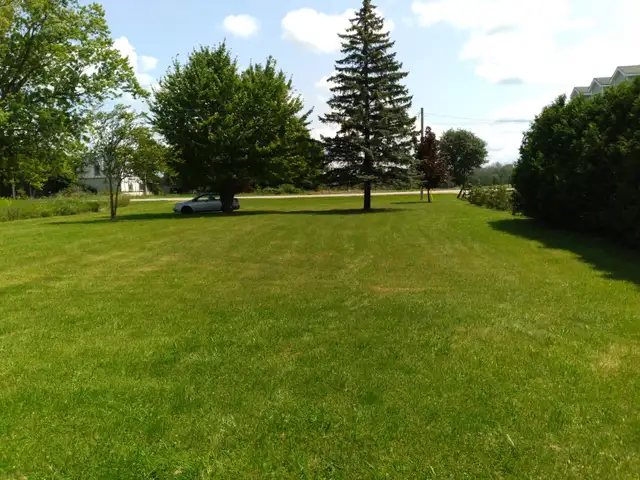 Shop on 1/2 acre in Land for Sale in Woodstock - Image 4