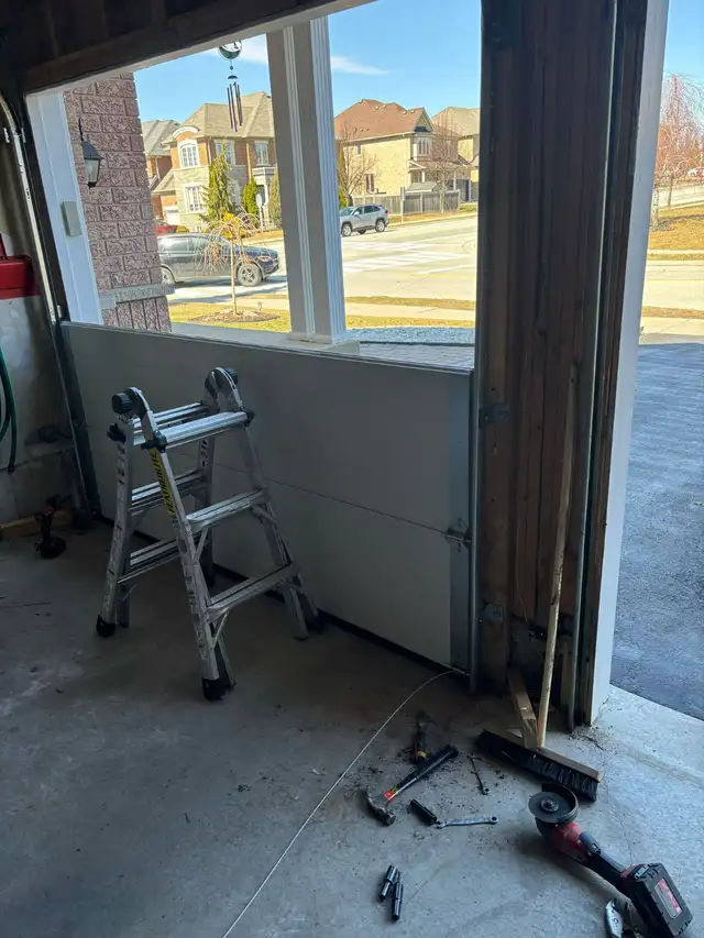 Affordable garage door services in Garage Door in Markham / York Region - Image 8