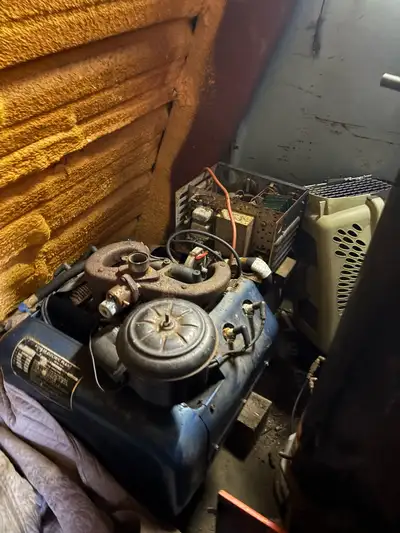 10kw propane generator Low hours Use as generator or use motor Runs and produces power