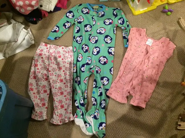 Girls clothing size 24m 2T in Clothing - 2T in Kitchener / Waterloo - Image 4