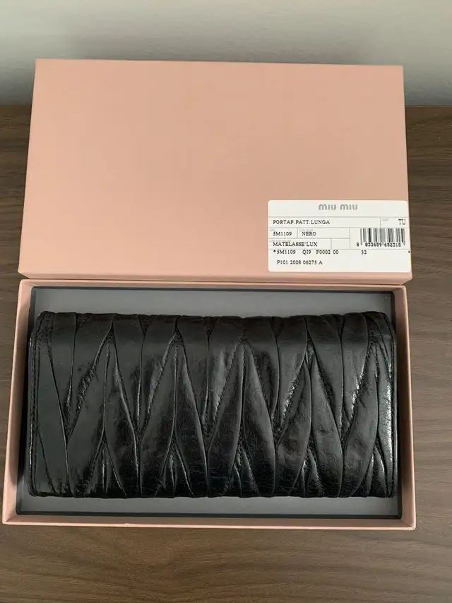 Miu Miu Prada wallet Aimee Kestenberg Coach shoulder bag purse in Women's - Bags & Wallets in City of Toronto - Image 3