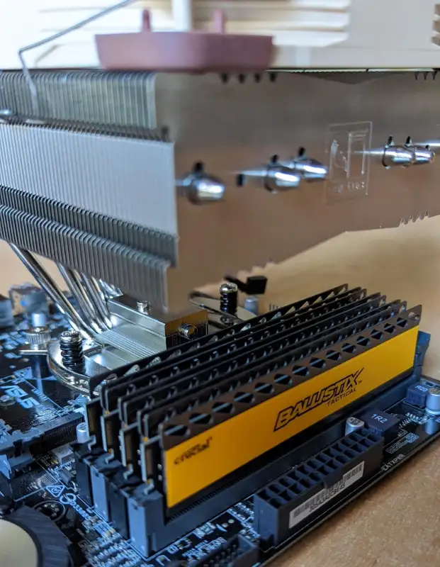 Crucial Ballistix Tactical 8GB CL8  DDR3 1600 PC12800 Memory RAM in System Components in Mississauga / Peel Region - Image 5