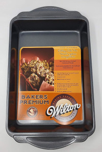 (NEW) Wilton Baker's Premium 13" x 9" x 2" Non-Stick Cake Pan