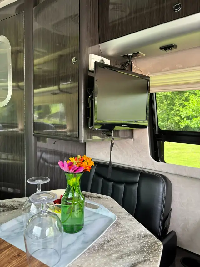 2014 Airstream Interstate 3500 EXT – 25 ft – Impeccable Shape – in RVs & Motorhomes in City of Montréal - Image 10