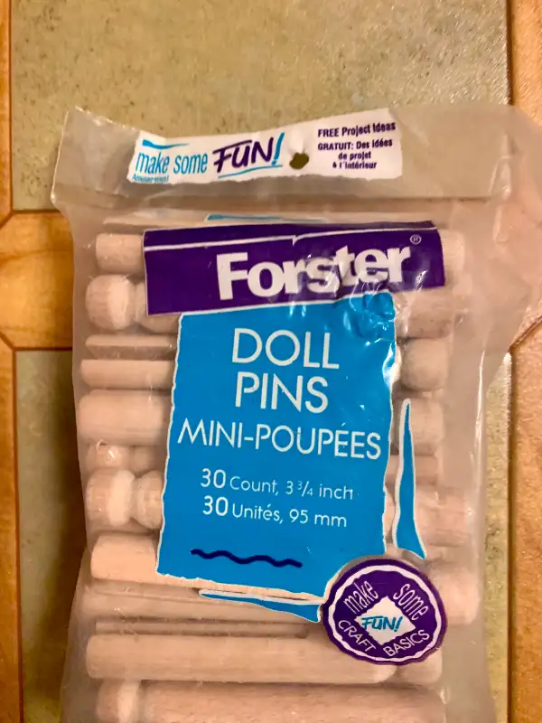 New 30 Wooden Clothes Pins / Doll Pins with project ideas inside in Hobbies & Crafts in Norfolk County - Image 5
