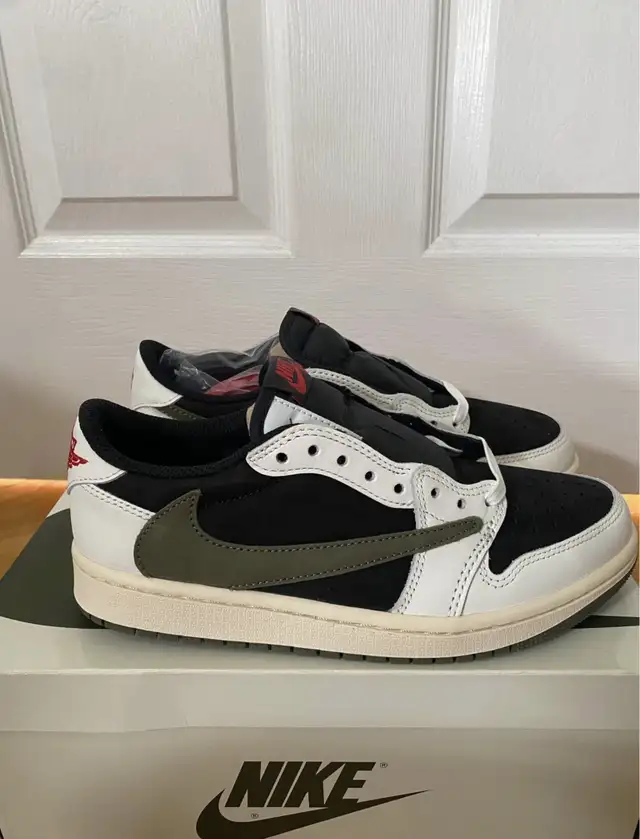 Jordan 1 Retro Low SP Travis Scott Olive in Men's Shoes in Mississauga / Peel Region - Image 7