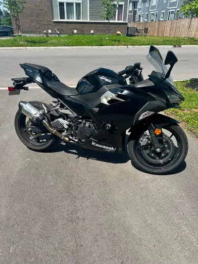 If you are looking for the ultimate beginner sport bike that doesn't compromise on thrill or styling...