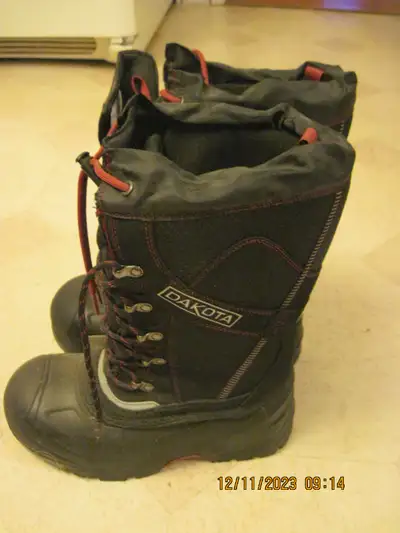 New size 8 Dakota ladies work boots, View more