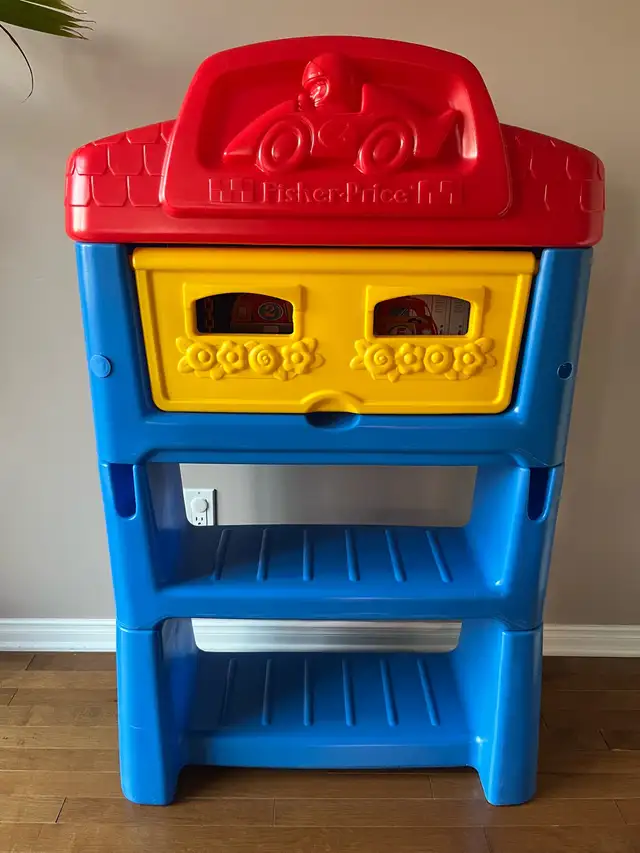 Vintage Fisher-Price children's toy storage/bookshelf in Bookcases & Shelving Units in Ottawa - Image 2