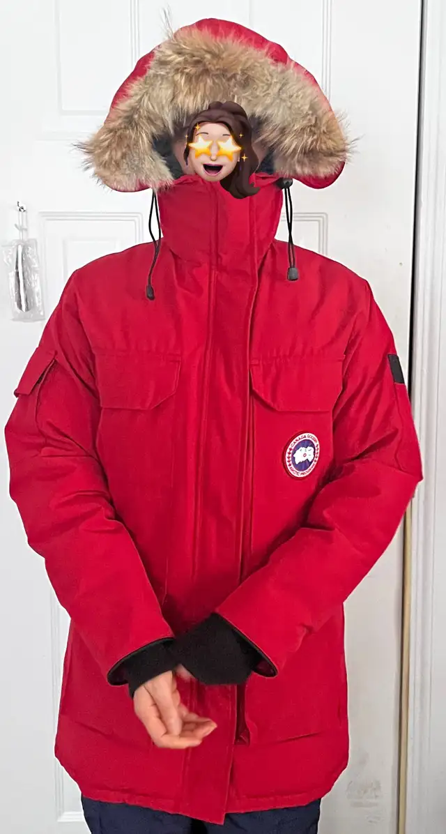 Canada Goose winter  Jacket – Size XS in Women's - Tops & Outerwear in Edmonton - Image 2