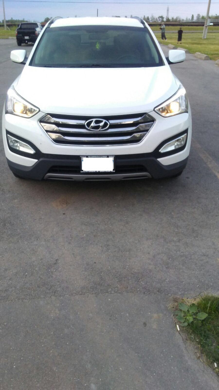 2013 Hyundai Santa Fe (BRAND NEW ENGINE) in Cars & Trucks in Hamilton - Image 3