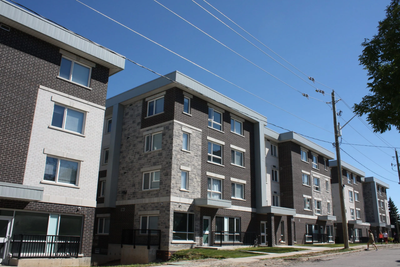 1 Bedroom With Ensuite of 2 Bedroom Apartment, 830 sq ft Apartment. 1,000 per month (200 less then I...