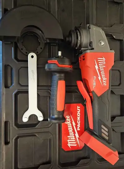 Brand new Milwaukee M18 Fuel Rapidstop Grinder w/Paddleswitch, View more