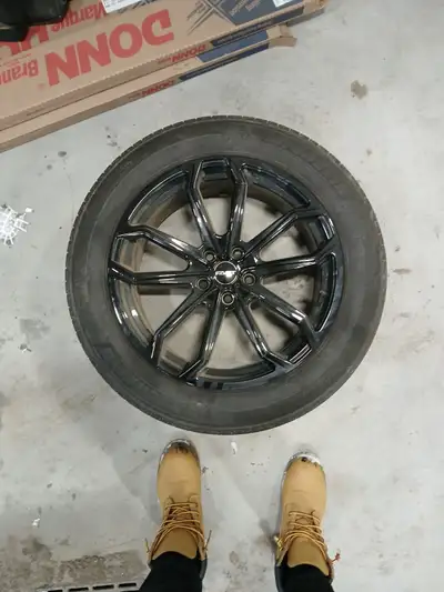 Pneus d'été Michelin primacy 235/55/r19 allait sur kia sportage 2024. Usure de 1 été Mag fast noir D...