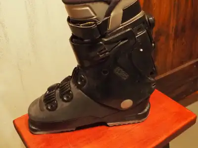 MENS NORDICA-SYNTECH-F8 ski boots Size: 26.5