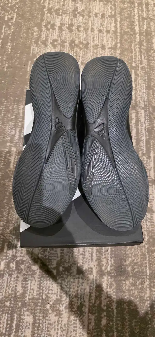 Adidas SUBZONE Basketball Shoes Size 11 in Men's Shoes in Oshawa / Durham Region - Image 5