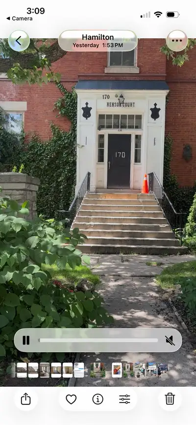 Beautiful One bedroom, 12 foot ceilings, ornamental fireplace, hardwood floors, newer kitchen, and b...