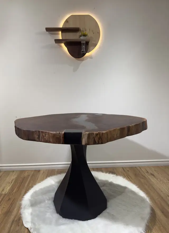 walnut dining table with resin  in Dining Tables & Sets in Markham / York Region - Image 6