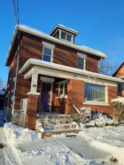 1 bedroom apartment for rent in Cornwall available June 1st, 2026. $1350+ Utilities. Please contact...