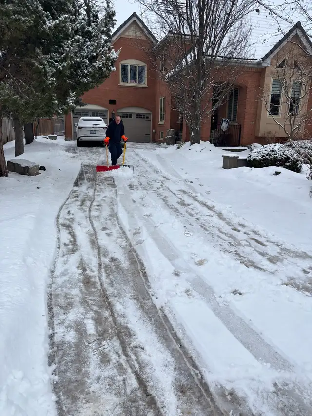 SNOW REMOVAL 597331821473320961