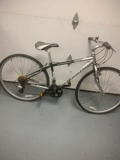 Fuji crosstown hybrid bicycle, View more
