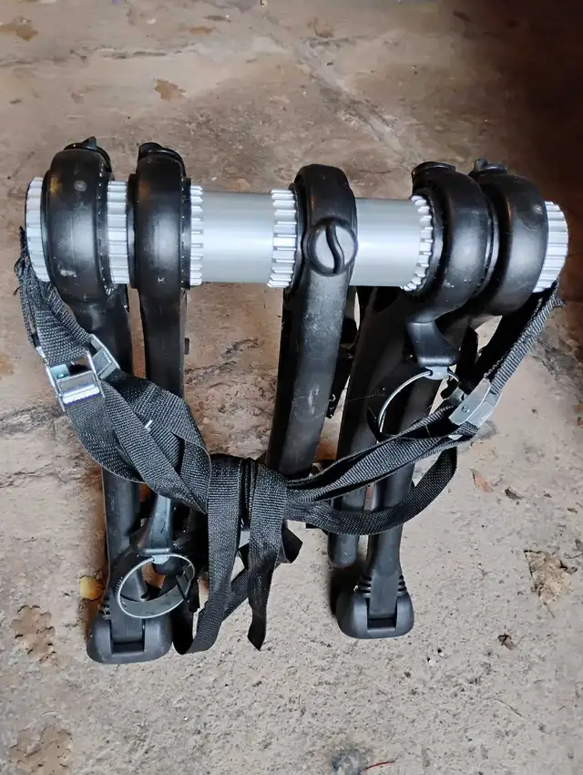 Saris Bones Black 2 Bike Trunk Bike Rack in Road in Cambridge - Image 4